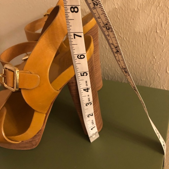 Tory Burch Brown Wooden Heeled Platforms - Picture 6 of 8